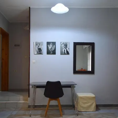 Thea 1 * بلاتامونيس