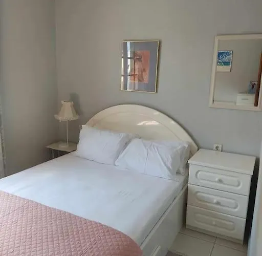 Thea 1 Apartamento *